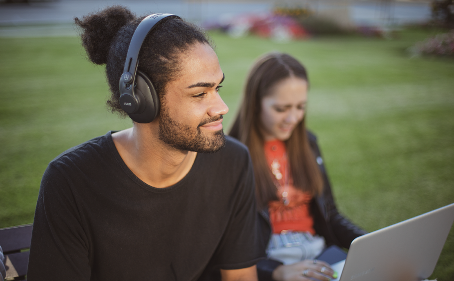 K361-BT Escucha con y sin cable - Image