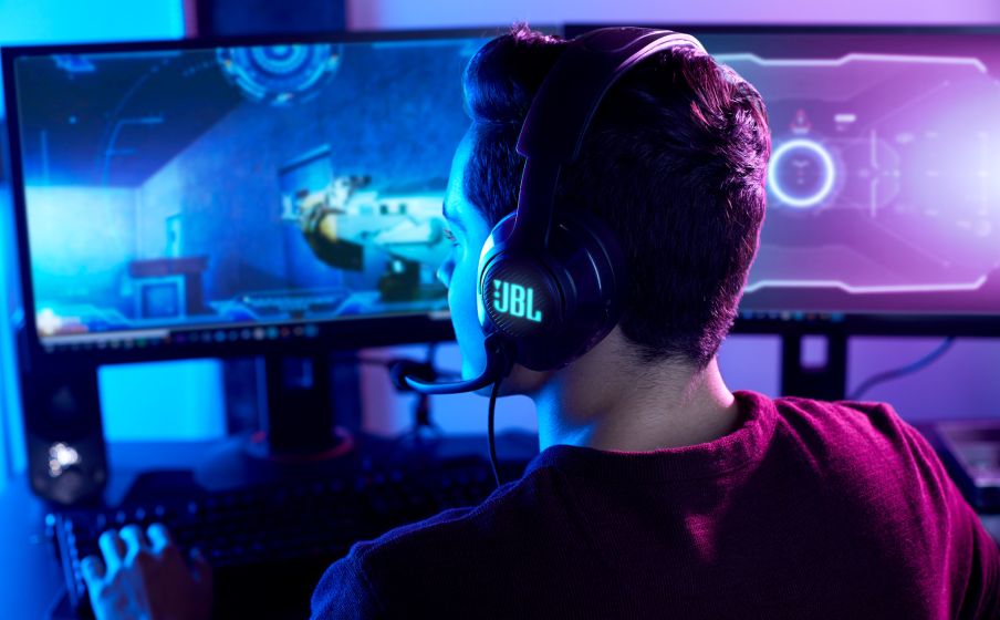 JBL Quantum 400 Viva  el juego al máximo con JBL QuantumSURROUND™ y DTS - Image